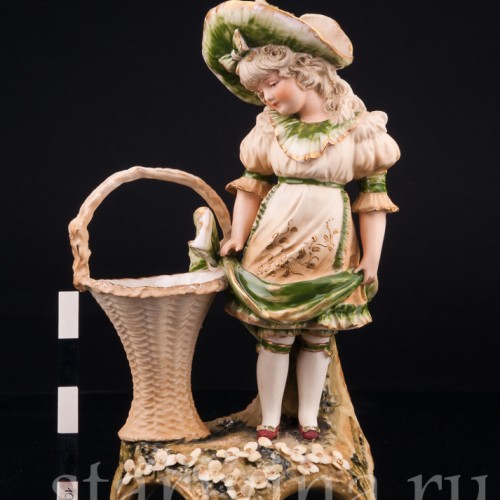 Девочка в шляпке с корзиной, Ernst Wahliss, Австрия, 1897-1906 гг