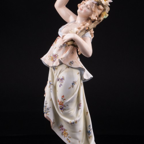 Девушка с цветущей ветвью, аллегория весны, Volkstedt, Германия, 19 в