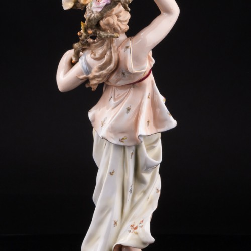 Девушка с цветущей ветвью, аллегория весны, Volkstedt, Германия, 19 в