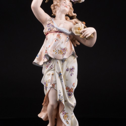 Девушка с цветущей ветвью, аллегория весны, Volkstedt, Германия, 19 в