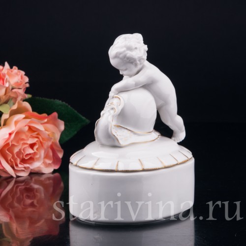 Старинная фигурка из фарфора Малыш с улиткой, шкатулка, Hertwig & Co, Германия, 1920-30 гг.