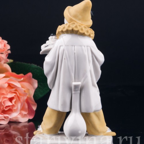 Фарфорвая статуэтка Пьеро, Hertwig & Co, Германия, 1920-30 гг.