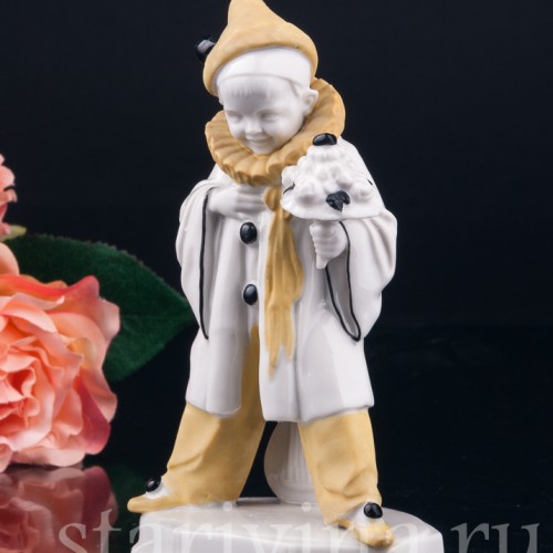 Фарфорвая статуэтка Пьеро, Hertwig & Co, Германия, 1920-30 гг.