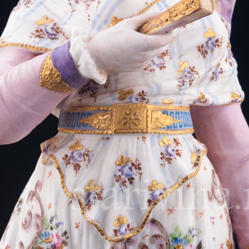 Фарфорвая статуэтка Дама в шляпке с веером, Франция, 19 в.