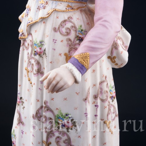 Фарфорвая статуэтка Дама в шляпке с веером, Франция, 19 в.