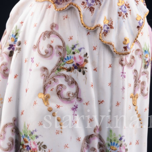 Фарфорвая статуэтка Дама в шляпке с веером, Франция, 19 в.