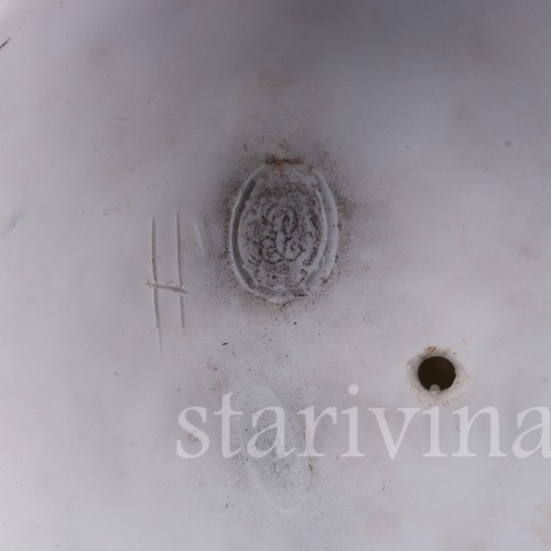 Фарфорвая статуэтка Дама в шляпке с веером, Франция, 19 в.