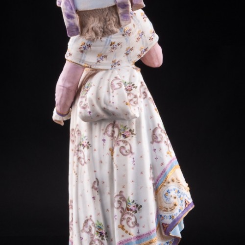 Фарфорвая статуэтка Дама в шляпке с веером, Франция, 19 в.