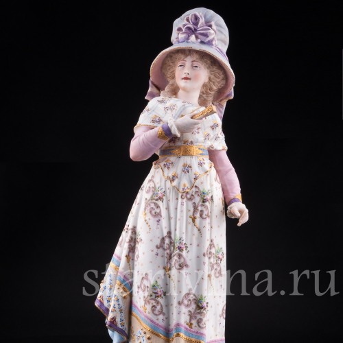 Фарфорвая статуэтка Дама в шляпке с веером, Франция, 19 в.