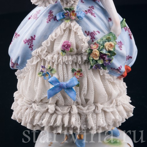 Девушка с букетом цветов, кружевная, Muller & Co, Германия, 1907-1952 гг