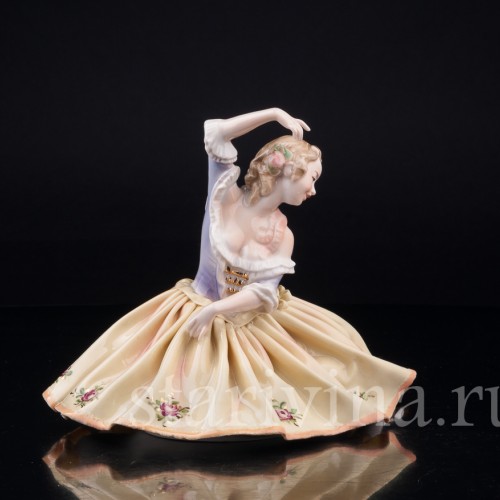 Балерина в желтом, Volkstedt, Германия, вт. пол. 20 в