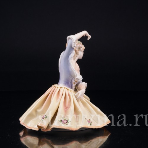 Балерина в желтом, Volkstedt, Германия, вт. пол. 20 в