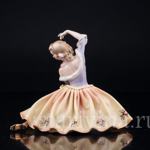 Балерина в желтом, Volkstedt, Германия, вт. пол. 20 в