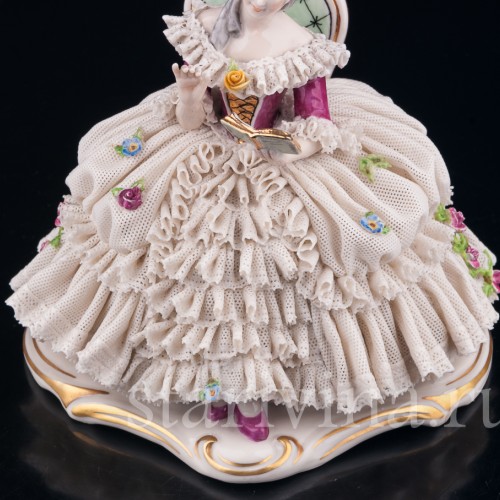 Девушка с книгой, кружевная, Дрезден, Германия, сер. 20 в