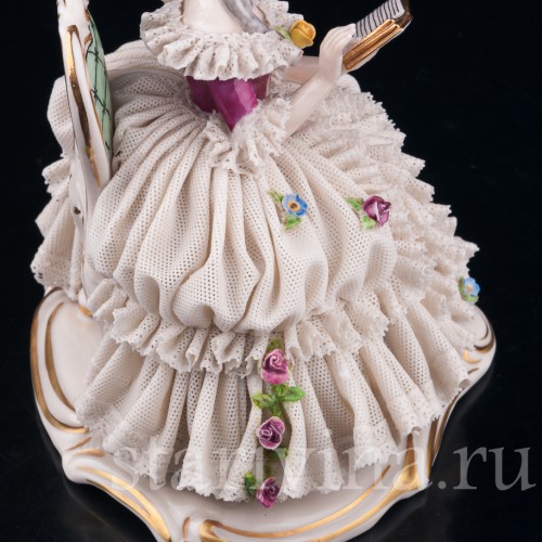 Девушка с книгой, кружевная, Дрезден, Германия, сер. 20 в