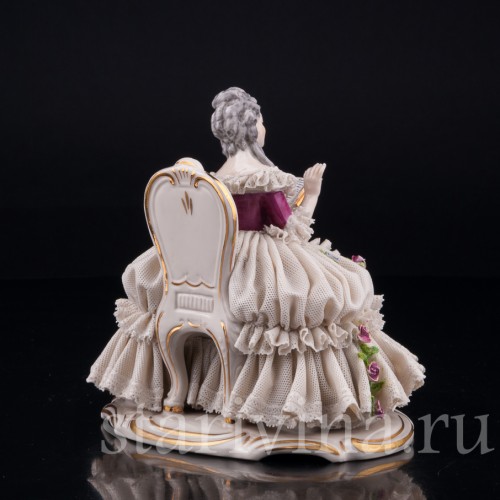 Девушка с книгой, кружевная, Дрезден, Германия, сер. 20 в