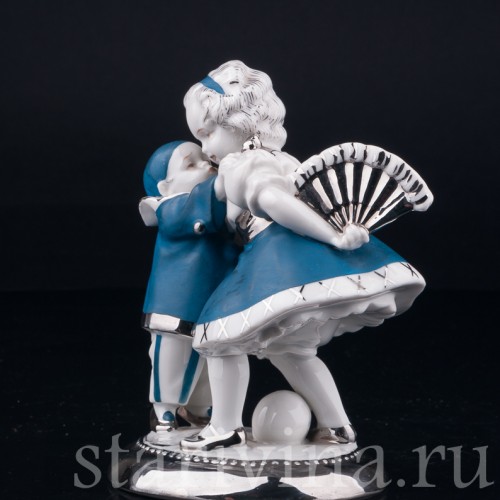 Фарфоровая статуэтка Девочка с веером и маленький пьеро, Германия, 1920-30 гг.