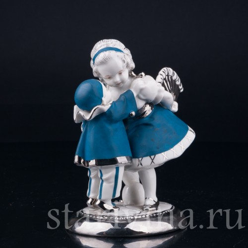 Фарфоровая статуэтка Девочка с веером и маленький пьеро, Германия, 1920-30 гг.