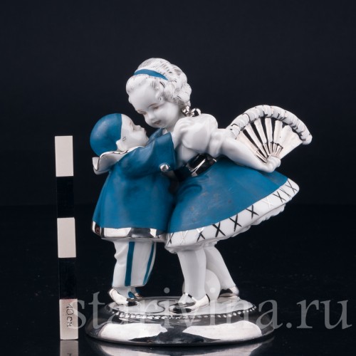 Фарфоровая статуэтка Девочка с веером и маленький пьеро, Германия, 1920-30 гг.