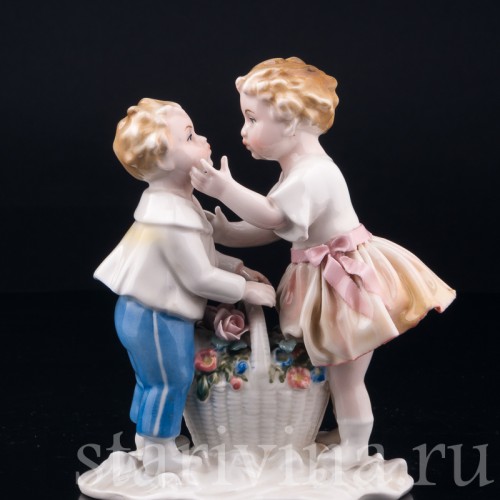 Первый поцелуй, дети с корзиной цветов, Karl Ens, Германия, 1920-30 гг