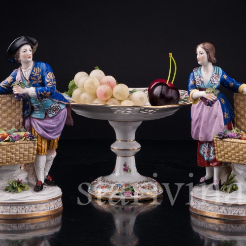 Пара с корзинами фруктов, Volkstedt, Германия, кон. 19 - нач. 20 вв