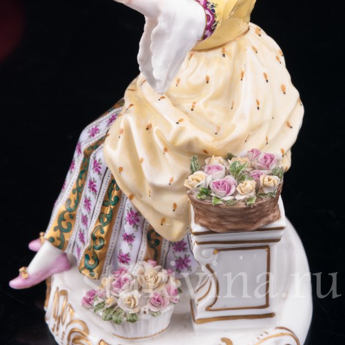 Фарфорвая статуэтка Девушка-цветочница, продавщица цветов, Dressel, Kister & Co, Германия, 1907-20 гг.