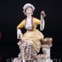 Фарфорвая статуэтка Девушка-цветочница, продавщица цветов, Dressel, Kister & Cie, Германия, 1907-20 гг.