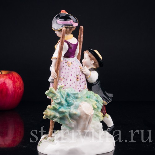 Антикварная фарфоровая статуэтка "На ходулях", играющие дети, Karl Ens, Германия, кон. 19 в.