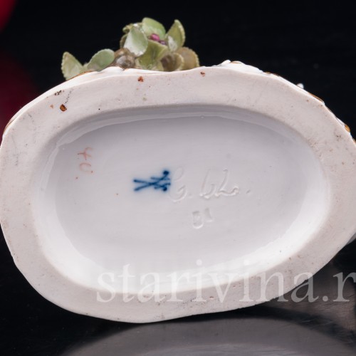 Ангелочек (Амур), точащий стрелу, Meissen, Германия, 19 в