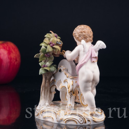 Ангелочек (Амур), точащий стрелу, Meissen, Германия, 19 в