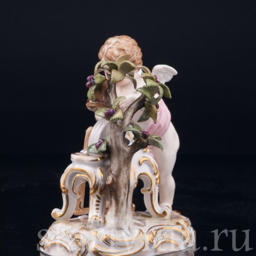 Ангелочек (Амур), точащий стрелу, Meissen, Германия, 19 в