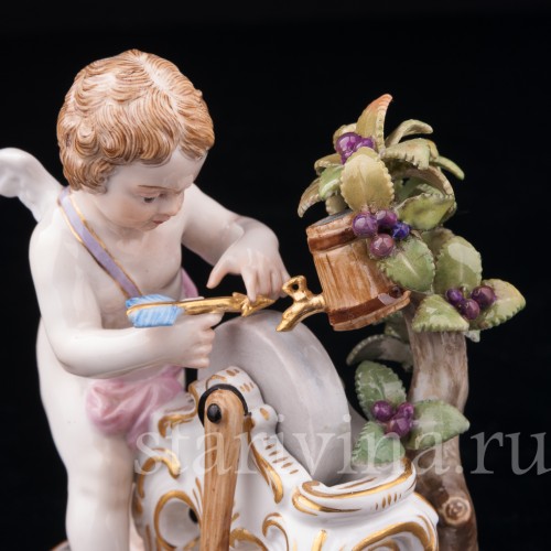 Ангелочек (Амур), точащий стрелу, Meissen, Германия, 19 в