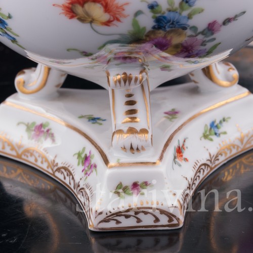Парные вазы с крышками, Дрезден, Германия, 19 в