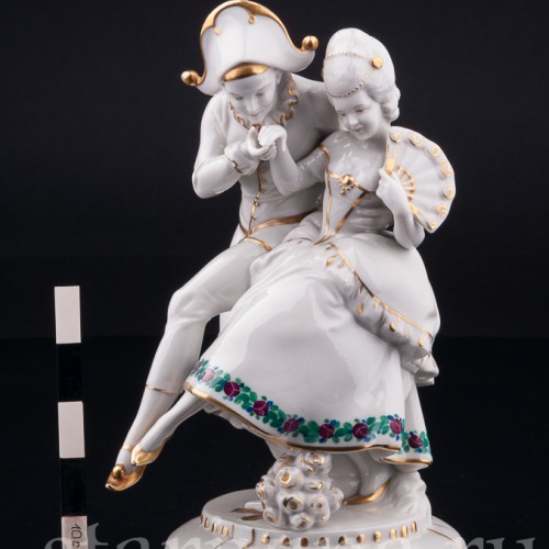 Фигурка пары из фарфора Арлекин и Коломбина, Hertwig & Co, Германия, 1920-30 гг.