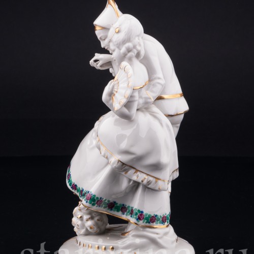 Фигурка пары из фарфора Арлекин и Коломбина, Hertwig & Co, Германия, 1920-30 гг.