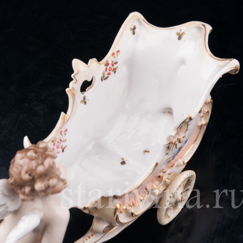 Антикварная фарфорвая статуэтка Ангелочек с возком, Volkstedt, Германия, 19 в.