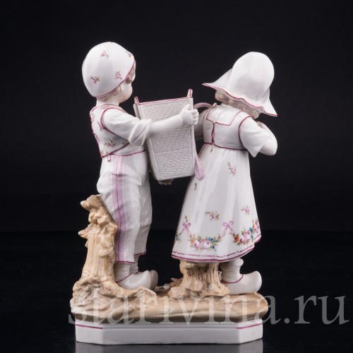 Старинная фигурка из фарфора Дети с корзиной, Ernst Bohne Sohne, Германия, 1901-37 гг.