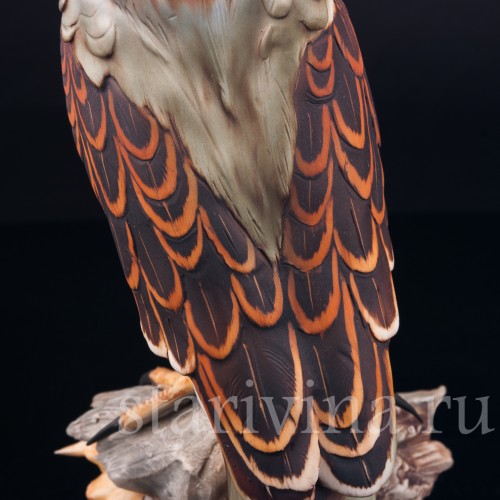 Статуэтка птицы из фарфора Сокол, Capodimonte, Италия, 1985 г.