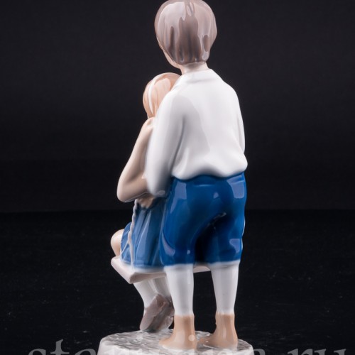 Фигурка из фарфора "Радостный полет", дети на качелях, Bing & Grondahl, Дания, 1986 г.