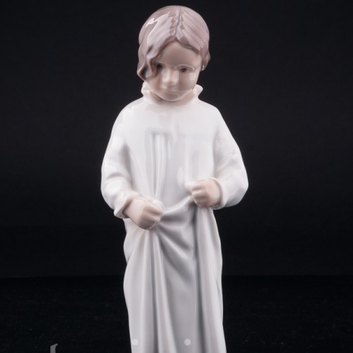 Фарфорвая статуэтка Девочка в ночной рубашке, Bing & Grondahl, Дания, 1970 гг.