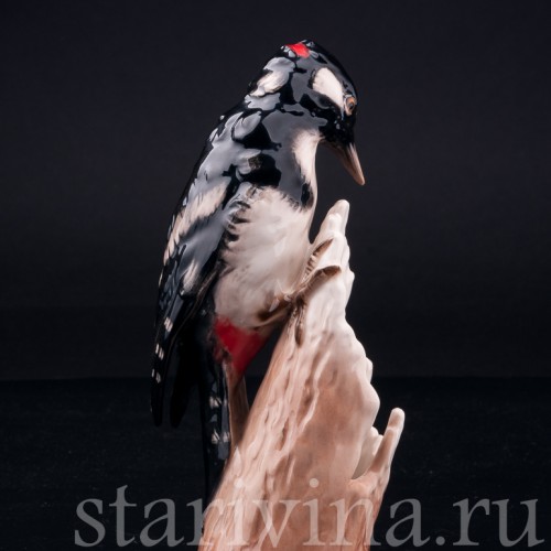 Статуэтка птицы из фарфора Пестрый дятел, Goebel, Германия, 1967 г.