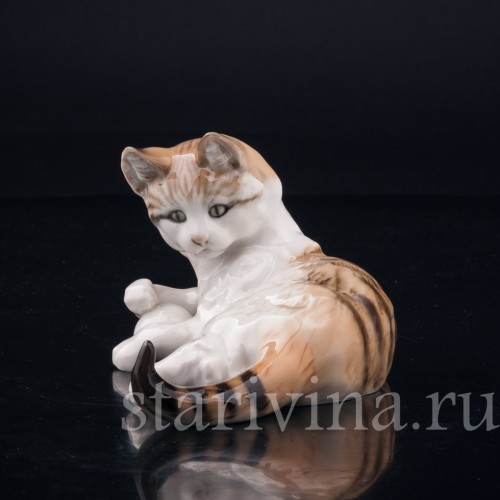 Котенок играющий с мячом, Hutschenreuther, Германия, 1960 гг