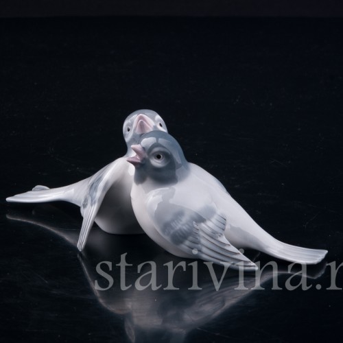 Статуэтка птиц из фарфора Птенцы ласточек, Metzler & Ortloff, Германия, до 1945 г.