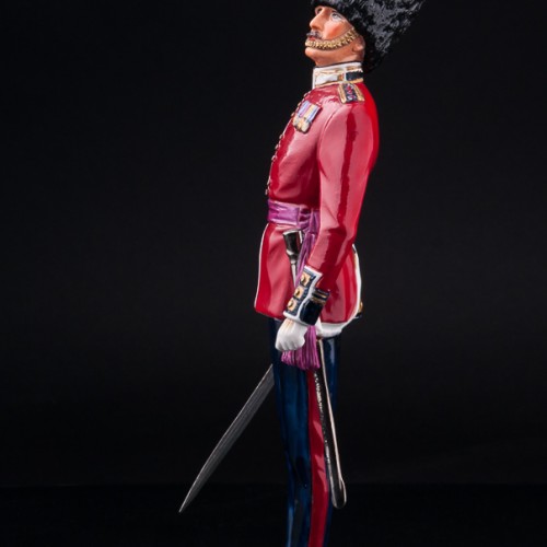 Фарфорвая статуэтка соладата Капитан шотландской гвардии, Дрезден, Германия, сер. 20 в.