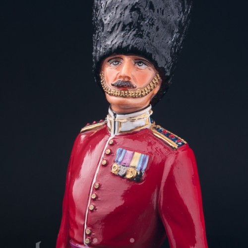 Фарфорвая статуэтка соладата Капитан шотландской гвардии, Дрезден, Германия, сер. 20 в.