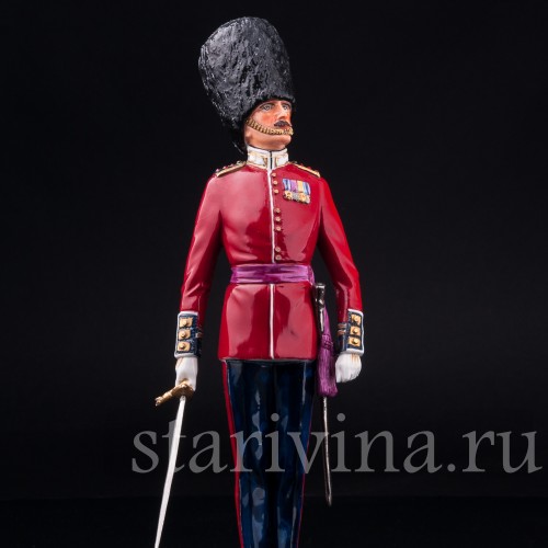 Фарфорвая статуэтка соладата Капитан шотландской гвардии, Дрезден, Германия, сер. 20 в.