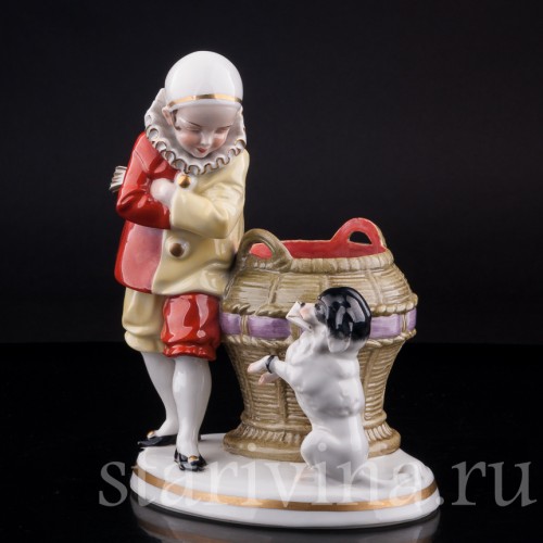 Фигурка из фарфора Пьеро с пуделем, Hertwig & Co, Германия, нач. 20 в.
