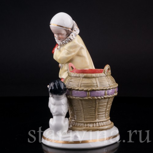 Фигурка из фарфора Пьеро с пуделем, Hertwig & Co, Германия, нач. 20 в.