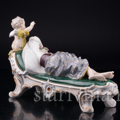 Статуэтка из фарфора Спящая девушка и амур, Karl Ens, Германия, кон. 19 - нач. 20 вв.