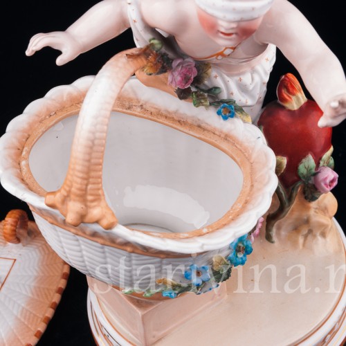 Фарфорвая статуэтка Амур с корзиной, A. W. Fr. Kister Porzellanmanufaktur, Scheibe-Alsbach, Германия, 19 в.